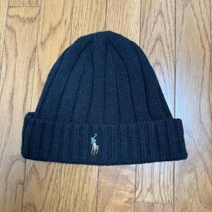 Ribbed Black Knit Beanie